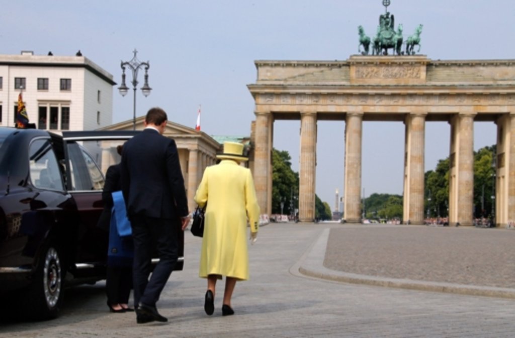 Queen Elizabeth II. hat sich am Freitagvormittag von Berlin verabschiedet.