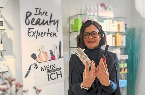 Sandra Kastner hat ihre Parfümerie in Wolfach aufgegeben und möchte sich nun auf ihren Laden in Haslach konzentrieren. Foto: Fischer