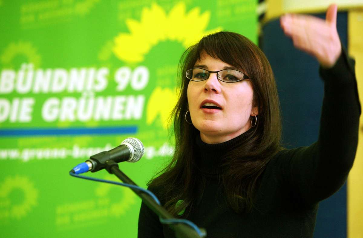 2009: die damals 28-jährige Annalena Baerbock als Landesvorsitzende von Brandenburg bei einem Parteitag in Angermünde Foto: dpa/Nestor Bachmann