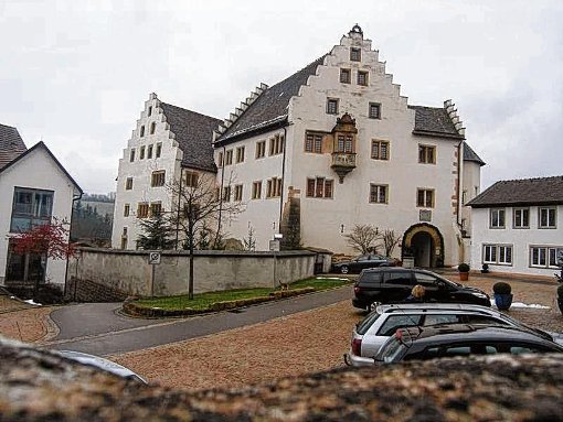 Die Pflegeheime Schloss Blumenfeld sollen im Frühjahr 2017 geschlossen werden.  Foto: Biehler