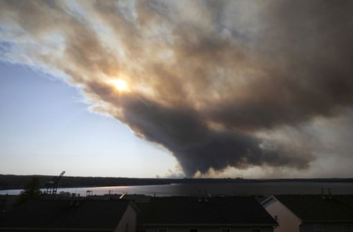 Die CO2-Emissionen der Waldbrände in Kanada sind enorm. Foto: Kelly Clark/The Canadian Press/AP/dpa