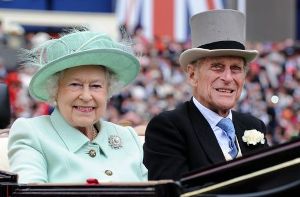 Nur formal spielt Prinz Philip bei den Royals die zweite Geige. Der Ehemann von Queen Elizabeth II., der am 10. Juni 94 wird, gilt als der wichtigste Ratgeber der britischen Königin. Foto: dpa