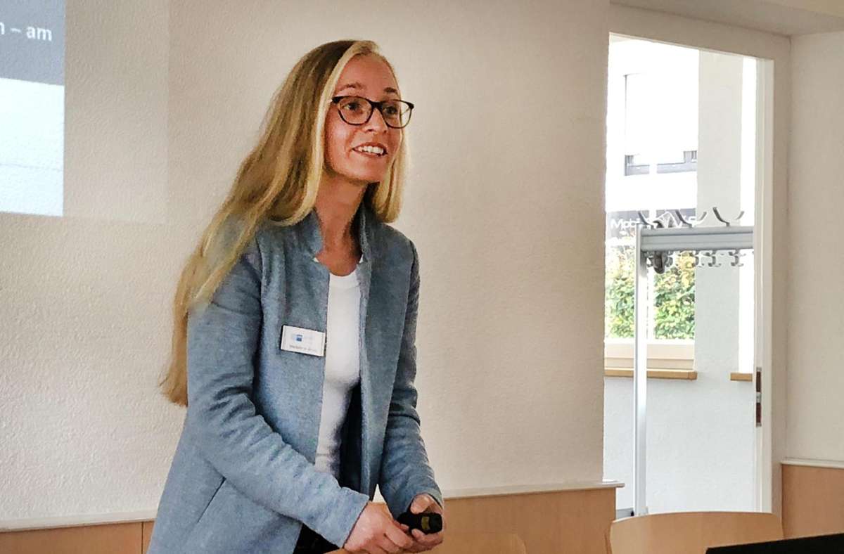 Madeleine Arnold ist die IHK-Innenstadtberaterin für Burladingen. Foto: Rapthel-Kieser