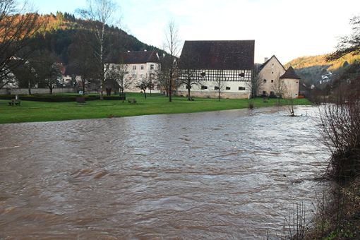 Bei starken Regenfällen greifen die Hochwasserschutzmaßnahmen im Glatttal. (Archivfoto) Foto: Steinmetz