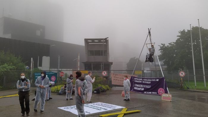 Aktivisten blockieren Holcim-Werk in Dotternhausen
