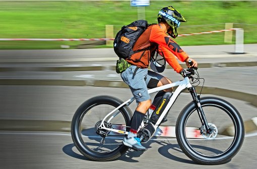 Auch Mountainbiker setzen zunehmend auf elektrische Unterstützung. Foto: dpa