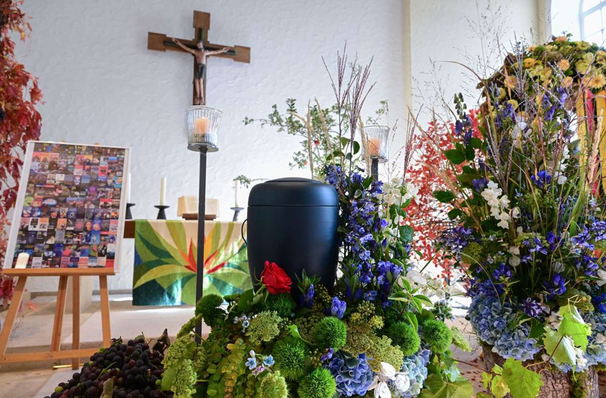 Die Trauerfeier fand in der evangelischen Kirche statt. Foto: dpa/Bernd Weißbrod