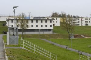 In der JVA Adelsheim ist es im August 2014 zu einer Massenschlägerei gekommen. (Archivbild) Foto: dpa