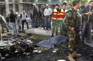 Der Terrorakt galt offenbar dem Berater des anti-syrischen Politikers Hariri, Schattah, der dabei offenbar getötet wurde.  Foto: dpa
