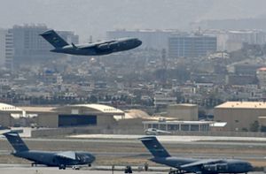 Eine Maschine der US Air Force hebt über Kabul ab. Foto: AFP/AAMIR QURESHI