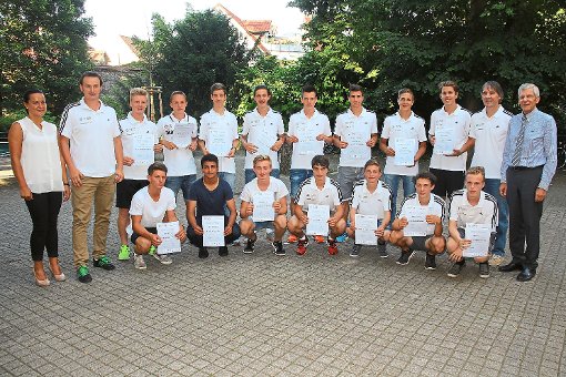 19 Jungs haben das Zertifikat DFB-Fußball-Coach in der Tasche. Foto: Heinig Foto: Schwarzwälder-Bote