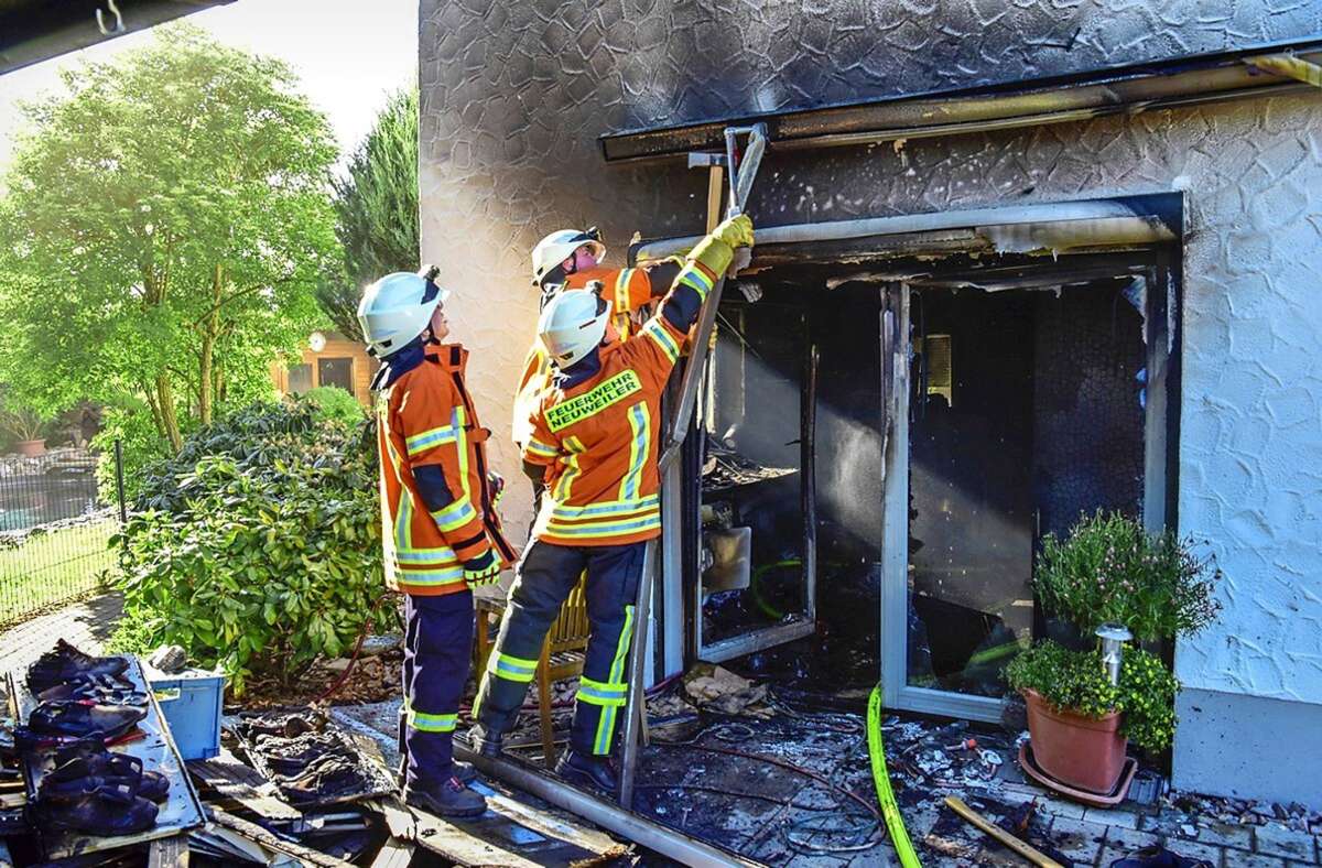 Brand in Neuweiler-Zwerenberg: Wohnhaus steht in Flammen – keine Verletzten