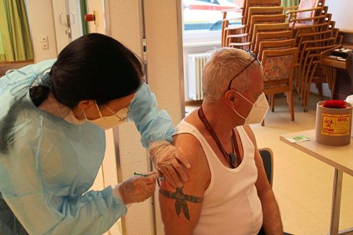 55 der insgesamt 115 haupt- und ehrenamtlichen Mitarbeiter des Altenheims St. Cyriak lassen sich impfen.Foto: Altenheim St. Cyriak Foto: Schwarzwälder Bote