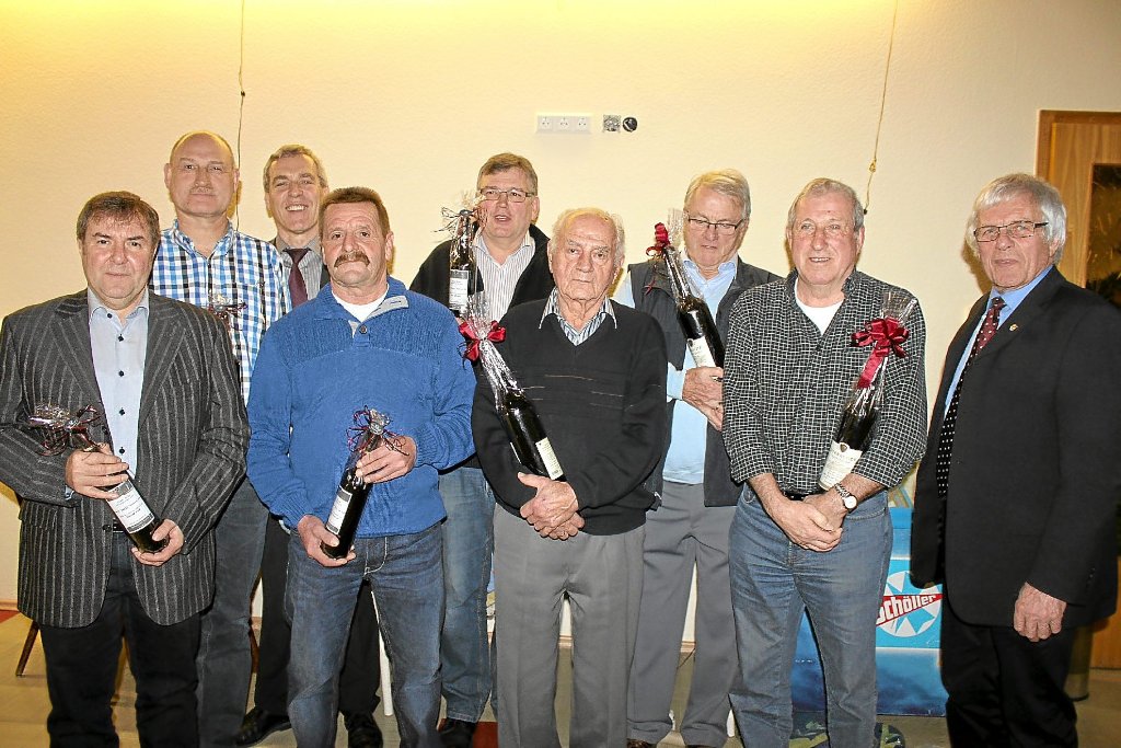 Der MSC Falke Sulz ehrte Mitglieder für 40- und 50-jährige Vereinszugehörigkeit. Foto:s Geisel