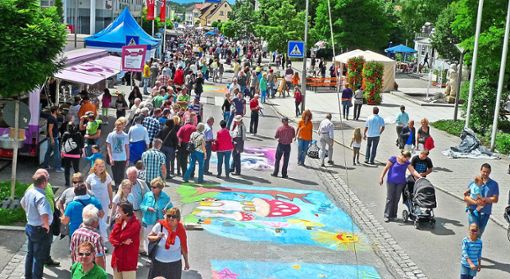 Das Blumberger Street Art Festival zieht Menschen aus nah und fern in seinen Bann. Foto: Sprich