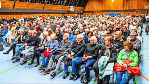 Rund 500 Besucher kamen zur Kandidatenvorstellung in  die Gemeindehalle Foto: Thomas Fritsch