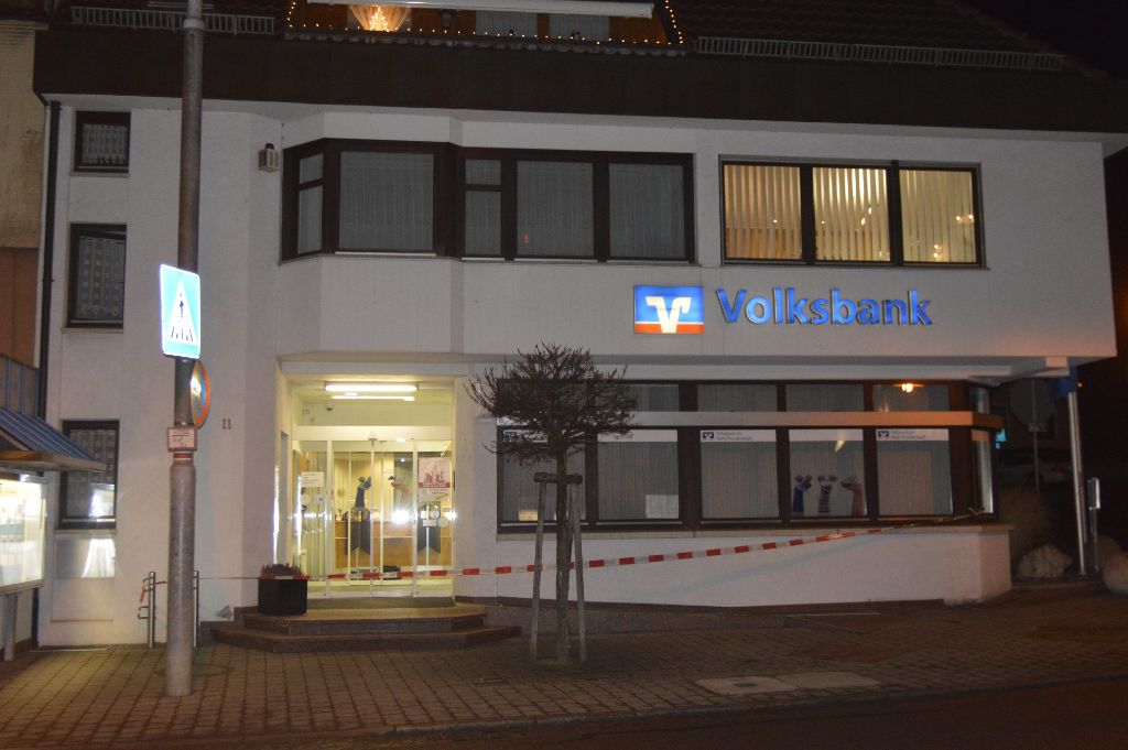 Am 23. Dezember hat der Mann versucht, die Volksbank in Empfingen zu überfallen. Foto: Heidepriem