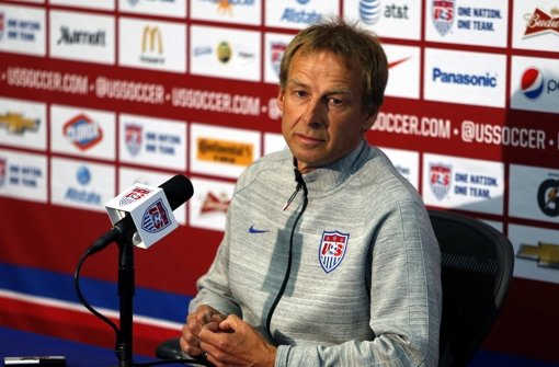 US-Coach Jürgen Klinsmann ist von seinem Sohn Jonathan enttäuscht. Dieser hatte sich auf abfällige Weise zur Nicht-Nominierung Landon Donavans geäußert. Foto: dpa