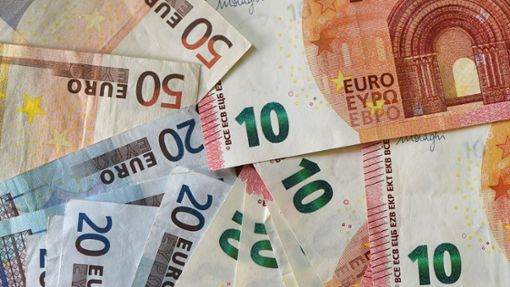 Das Tagesgeldkonto verspricht mehr Zins fürs gleiche Geld (Symbolbild). Foto: dpa/Jens Kalaene
