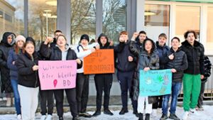 So sah der Schülerprotest gegen die Schließung der Werkrealschule aus. Lehrer und Eltern setzten sich ebenfalls für den Erhalt der Werkrealschule in Bad Dürrheim ein. Foto: Strohmeier