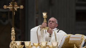 Papst feiert Osternacht
