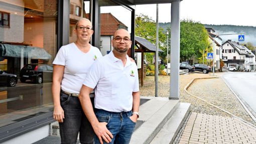 Stefanie und Matthias Burget stehen in den Startlöchern für die Eröffnung der Bäckereifiliale in Tennenbronn. Foto: Dold