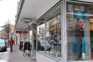 Eine Einkaufsadresse weniger gibt es ab Mai in der Donaueschinger Karlstraße. Der Hosenshop Girl an der Ecke zur Zeppelinstraße wird bis dahin schließen. Foto: Vollmer