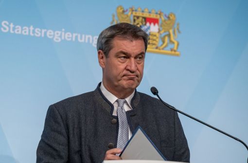 Markus Söder (CSU) erklärt in fünf Punkten, warum Hubert Aiwanger im Amt bleiben soll. Foto: Peter Kneffel/dpa/Peter Kneffel