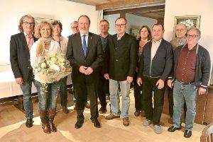 Xenia Kübler (Zweite von links) ist neue Vorsitzende des CDU-Gemeindeverbands. Dazu gratulierten Norbert Beck (Fünfter von links), weitere gewählte Vorstandsmitglieder und  Parteifreunde.  Foto: Braun