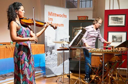 Cristina Alvarado-Belli und Julian Belli haben in der Wolfacher Flößerstube gemeinsam ein Konzert gegeben. Foto: Dorn