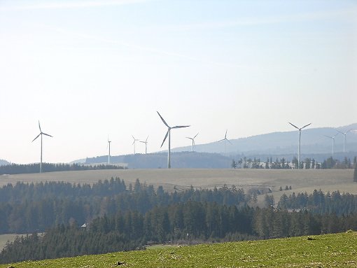 Die Windenergieanlagen sollen nach dem Willen von Verwaltung und Gemeinderat auf einigen Flächen konzentriert werden, unser Bild zeigt  den Blick von der Neueck nach Süden.    Archiv-Foto: Winter Foto: Schwarzwälder-Bote