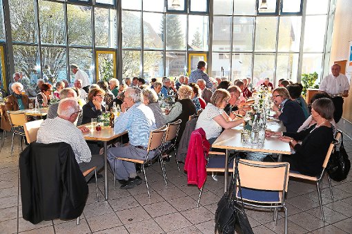 Frühlingshafte Stunden bescherte der Nordstetter Männergesangverein Sängerkranz dem Publikum im katholischen Gemeindesaal.Foto: Tischbein Foto: Schwarzwälder-Bote