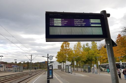 Am Bahnhof Rottweil stieg der 22-Jährige in den Zug Richtung Stuttgart. Foto: Roth