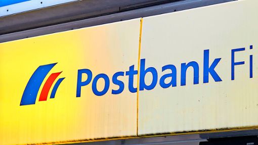 Die Postbank schließt ihre Filiale in Balingen. (Symbolfoto) Foto: dpa/Georg Wendt