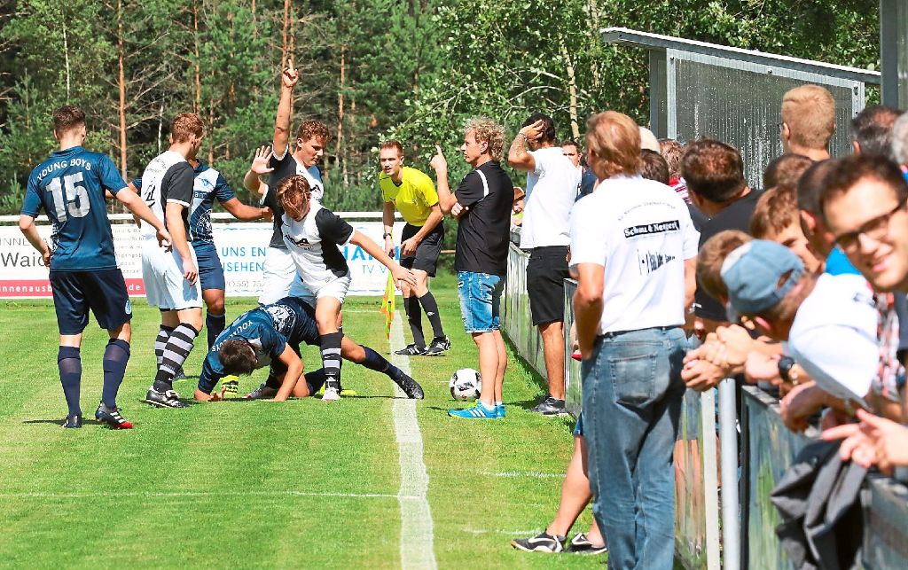 Beim Verbandspokalspiel in Neuweiler ging es gegen die Young Boys aus Reutlingen durchaus zur Sache.