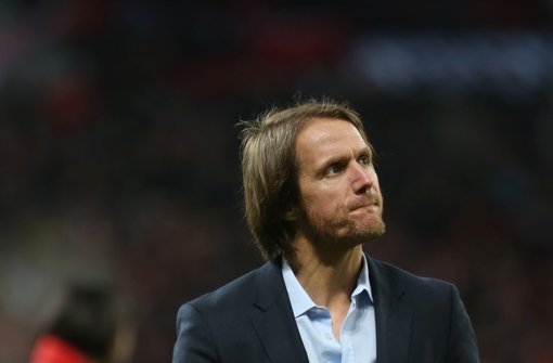 VfB-Trainer Thomas Schneider ist sauer und streicht den Spielern ihren freien Tag Foto: Pressefoto Baumann