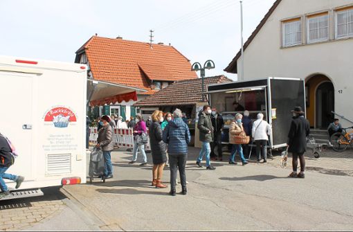 Der neue Markt in Römlinsdorf lockt viele Käufer an.  Foto: Initiative Dorftreff