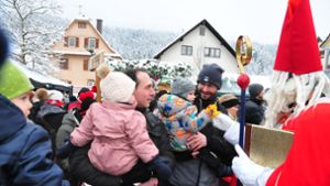 Tennenbronner Weihnachtsmarkt und Wintersport locken Besucher an