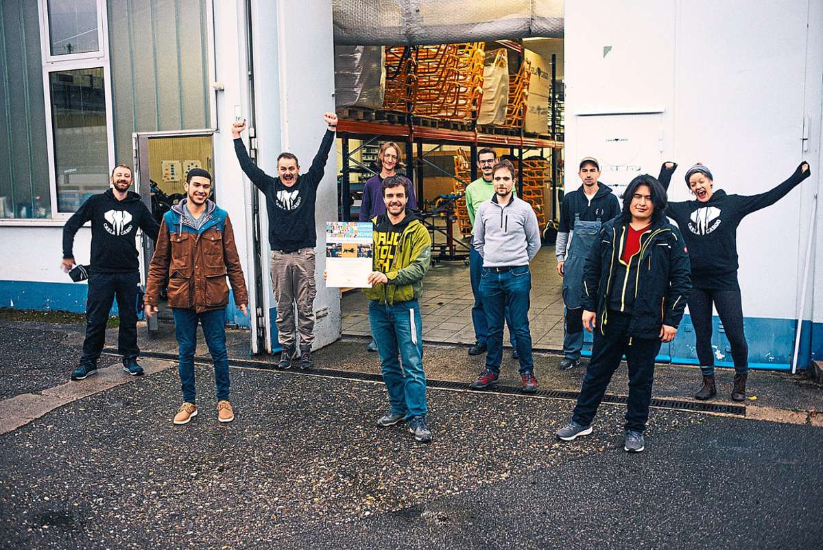 Gewonnen: Das Team von Carla Cargo mit Gründer Markus Bergmann (Mitte) freut sich riesig über die Auszeichnung Wir machen Mobilitätswende. Foto: Christof Kreutzer