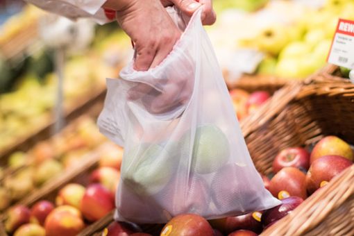 Lebensmittel aus der Region haben bei  Verbrauchern einen besseren Ruf als Bio-Produkte, da sie das Label Bio nicht mehr  für vertrauenswürdig halten. Foto: Kusch/dpa