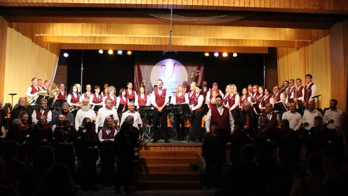 Voller Saal in Wittershausen: Musikverein krönt den Abend mit grandiosem Finale