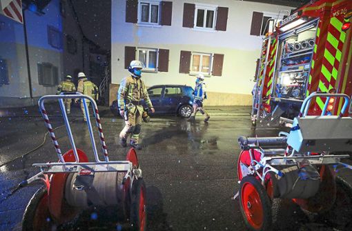 Die Feuerwehr konnte zwar einen Wohnungsbrand verhindern, für die 77-jährige Frau kam jedoch jede Hilfe zu spät. Foto: Eich