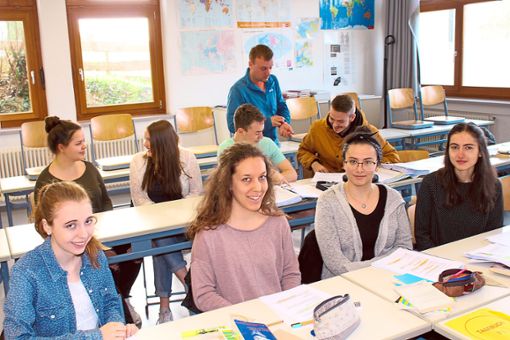 Auch für diese Schüler des Christophorus-Gymnasiums Altensteig beginnt am Mittwoch mit der Deutsch-Prüfung das Abitur  Foto: Köncke