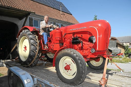 Wolfgang Reichart und seine Kameraden wollen den Ferienkindern das Traktorfahren ermöglichen. Fotos: Maier Foto: Schwarzwälder-Bote
