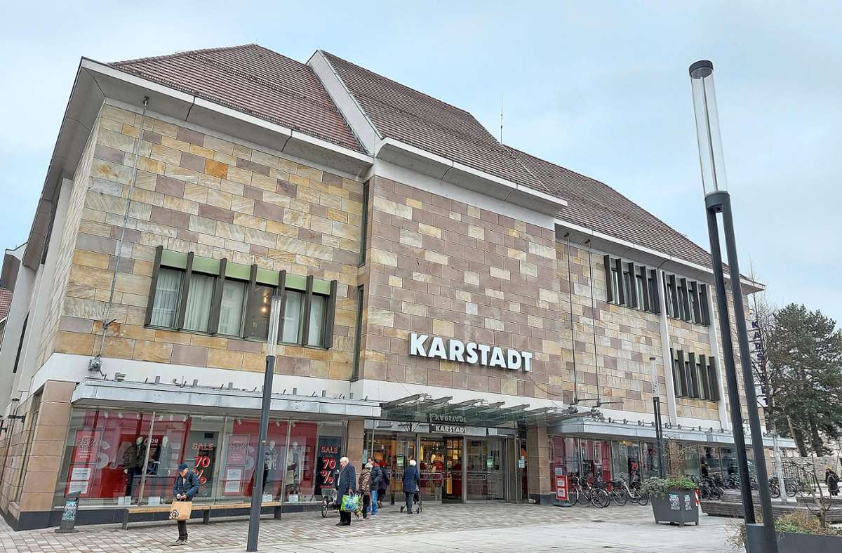 Die Offenburger Karstadt-Filiale steht nicht auf der am Montag veröffentlichten Streichliste. Foto: Armbruster