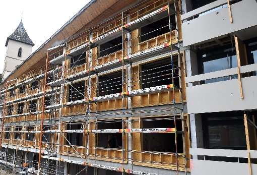 Kaum zu  übersehen: Das Altenheim Ita von Toggenburg wird derzeit umgebaut. Fotos: Hopp Foto: Schwarzwälder-Bote