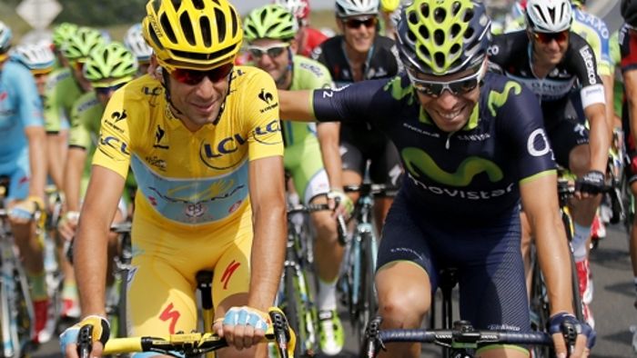 Champagner für Tour-Sieger Nibali