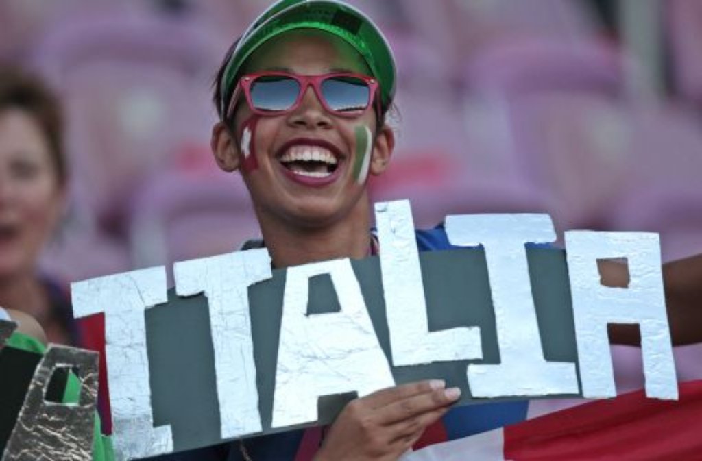 Part fans. Смешной итальянец. Приколы про Италию. Италия смешно. Приколы про Италию фото.