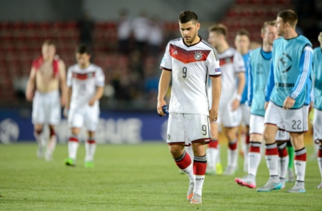 Den deutschen Spielern ist nach dem mageren 1:1 gegen Serbien bei der U21-Europameisterschaft die Enttäuschung anzumerken.