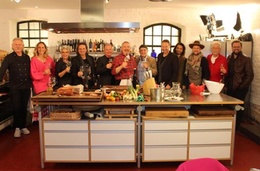 Prominente Gäste in der Fernsehküche von Martina Meuth (Dritte von Foto: Steinmetz